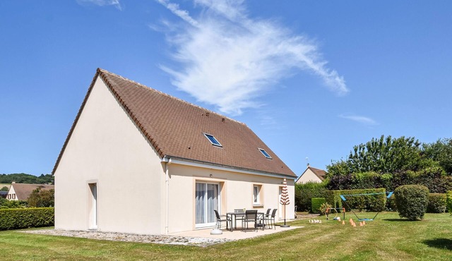 Beautiful home in Blonville-sur-Mer with WiFi