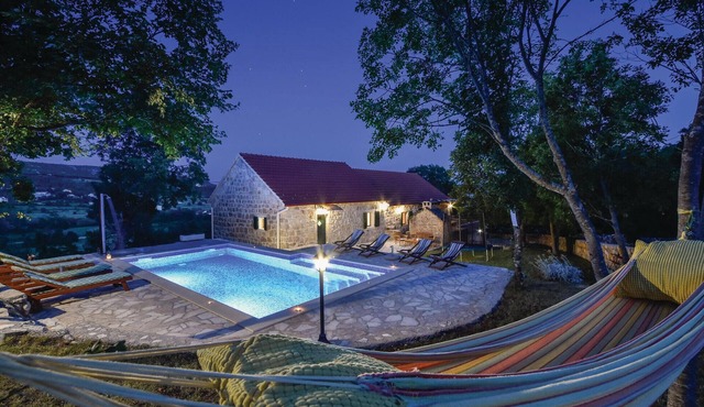 Beautiful home in Hrvace