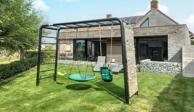 Beautiful home in Poperinge with WiFi