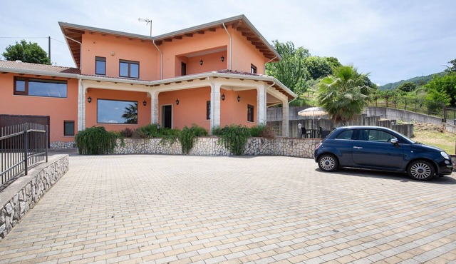 Beautiful home in Rende -CS- with WiFi
