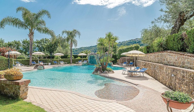 Beautiful home in Laurena Cilento with swimming pool