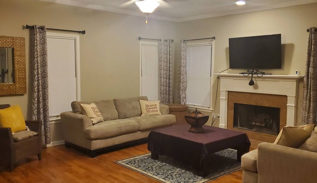 Beautiful Home near the City Close to Everything