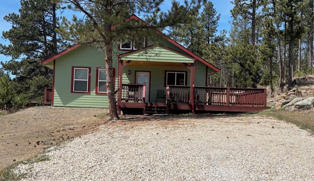 Beautiful Home on 1 acre just outside of Custer backs up to forest service