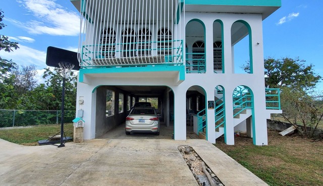 Beautiful home with 2 bedrooms 2 minutes from the beach.