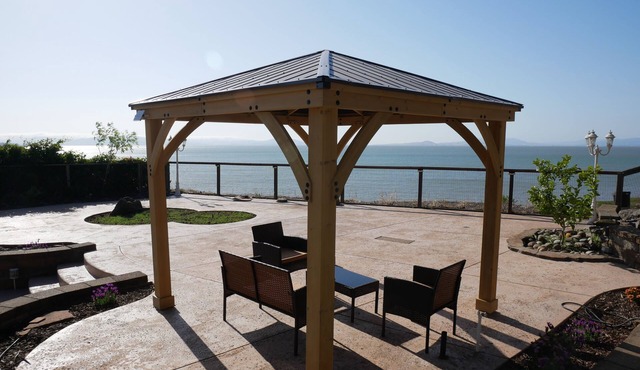 Beautiful Home with Spectacular Bay View From Patio!