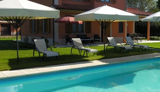 Beautiful independent villa with private swimming pool