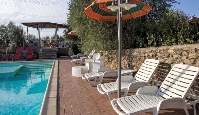 Beautiful apartment for 6 guests with WIFI, A/C, pool, patio, pets allowed and panoramic view