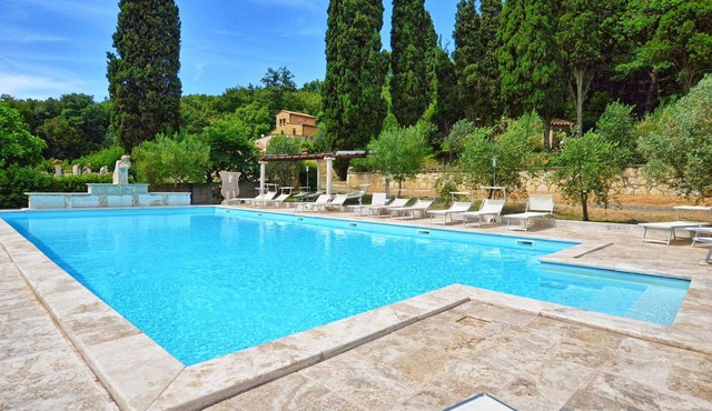 Beautiful apartment for 8 people with pool