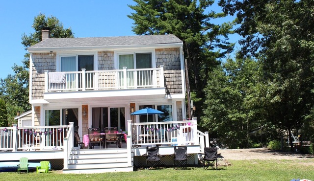 Beautiful Lakefront 3b/2b updated home within an hour from Boston