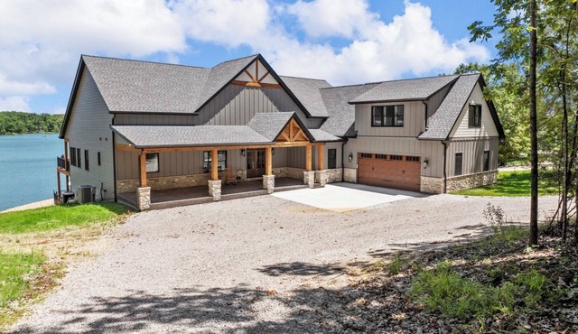 Beautiful lakefront home overlooking Lake Alpine, Innsbrook's largest lake!