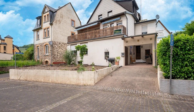 Beautiful large vacation home in Nehren on the Moselle
