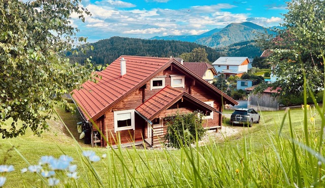 Beautiful log home in sunny Carinthia with fantastic views between Lakes