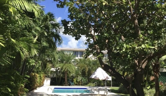 Beautiful, Modern 2 Bedroom Condo, ideally located