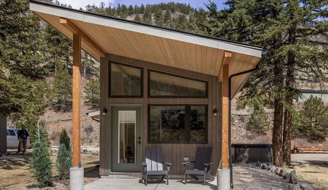 Beautiful Modern-Rustic Cabin Surrounded by Trees for a Peaceful Escape in Grant, Colorado