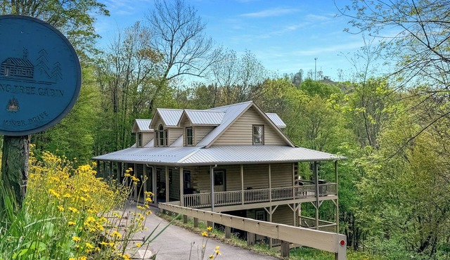Beautiful Mountain Home: 5BR/5BA Hot Tub + Sauna + Theater + Game Room + Golf + Pool