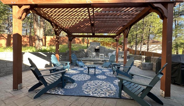 Beautiful mountain home with great outdoor space in desirable neighborhood!