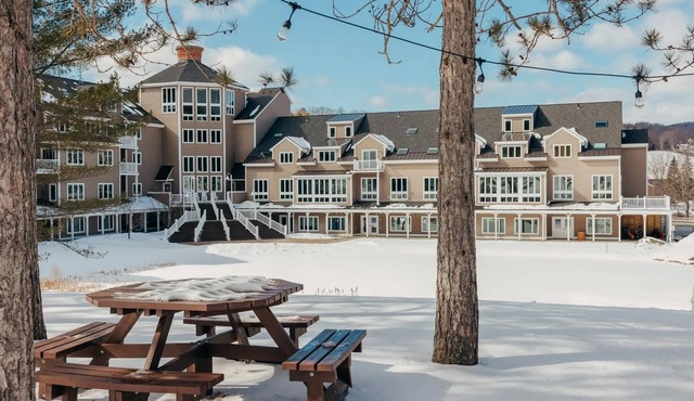 Beautiful Mountainside Escape - 2 Bed 2 Bath Condo