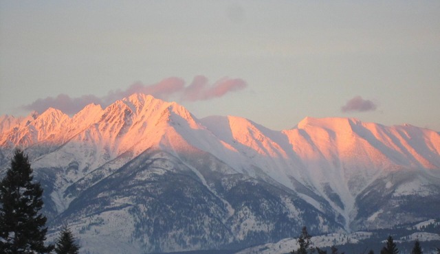 BEAUTIFUL MOUNTAIN VIEWS, CENTRAL TO FERNIE & KIMBERLY, ENDLESS ADVENTURES
