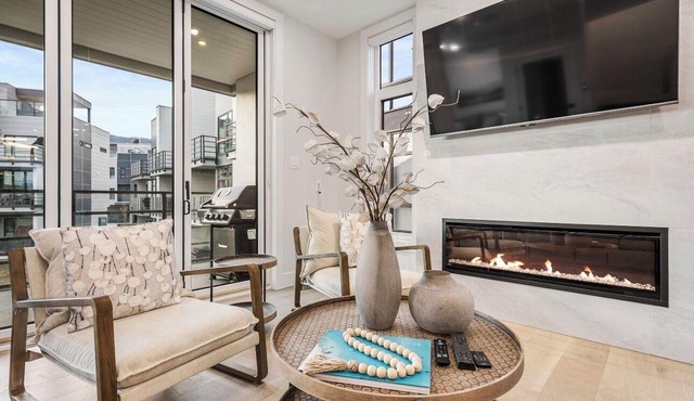 Beautiful multi bedroom townhouse, next to channel and short walk to beach