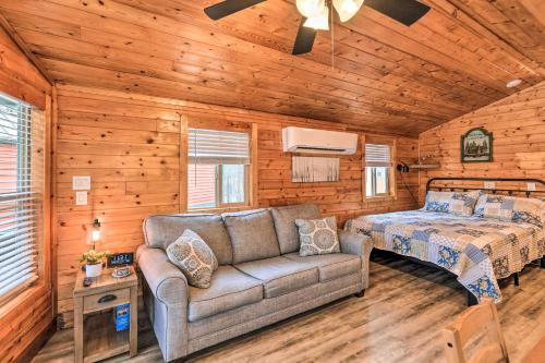 Beautiful New Bern Studio Cabin w/Fire Pit!
