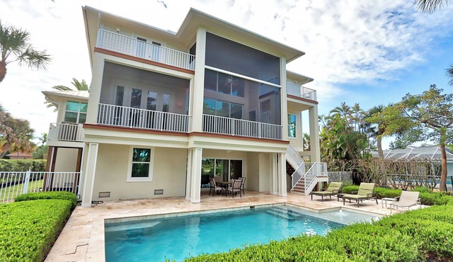 Beautiful - New Construction Pool Home - Access to Golf and Tennis - AngelFish