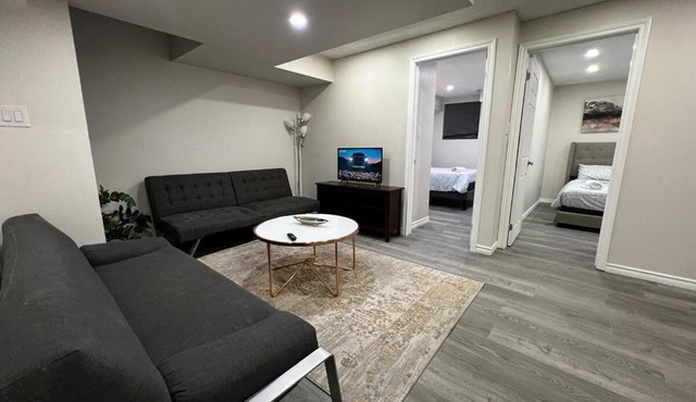 Beautiful Newly Built 2 Bedrooms Basement Apartment in Milton ,Sleeps 6