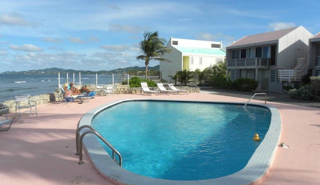 Beautiful Ocean Front Condo- The perfect relaxing getaway! Internet, TV. FLR A/C