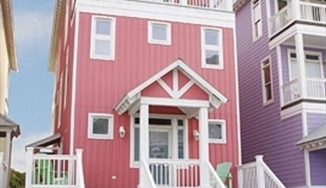 Beautiful Oceanfront Home - Non-Smoking & No Pets