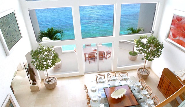 Beautiful Oceanfront 3-Level Penthouse with Hotel Services and Private Terraces