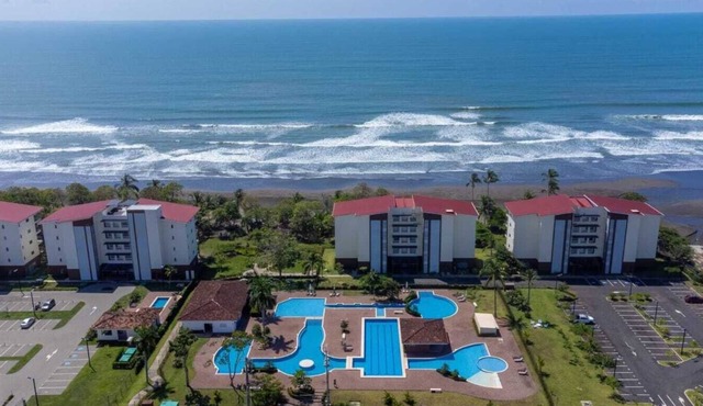 Beautiful oceanfront condominium home with private pool in Puntarenas.