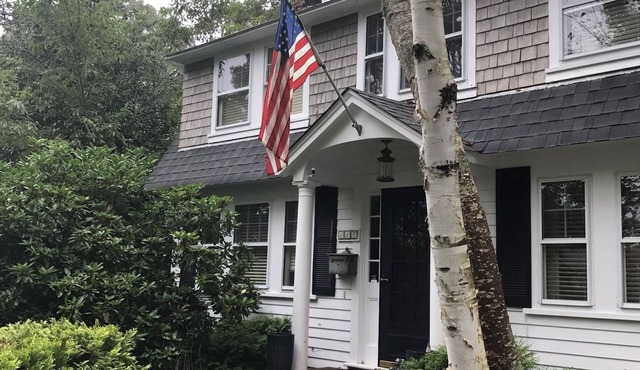Beautiful Osterville Home central to everything!