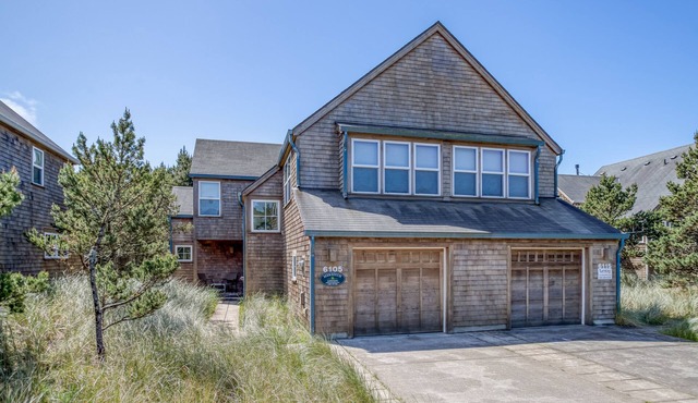 Beautiful Pacific City Beach Home in Shorepine Village