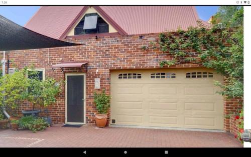 Beautiful & Peaceful 2 bedroom villa in Northbridge