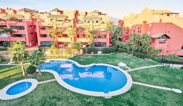 Beautiful Penthouse Near the Beach with Sea View, Pool, Wi-Fi, A/C, Balcony & Terrace