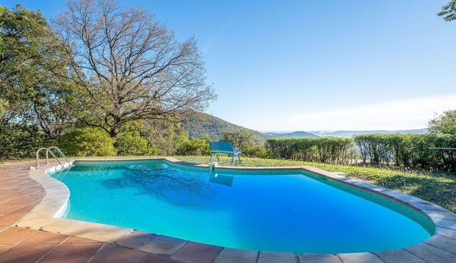 Beautiful private villa with A/C, private pool, WIFI, TV, terrace, pets allowed and parking