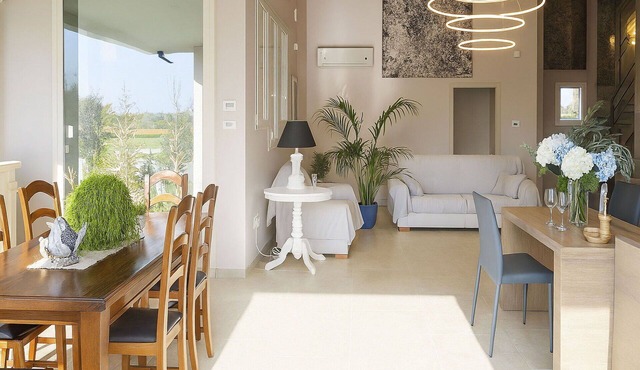 Beautiful private villa for 6 guests with A/C, WIFI, TV and patio