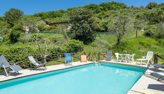 Beautiful private villa for 6 guests with private pool
