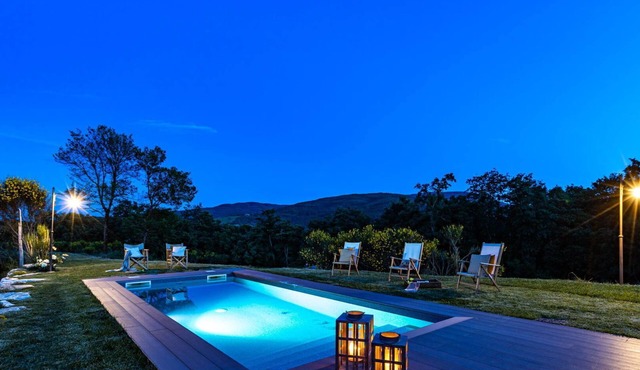 Beautiful private villa for 12 people with private pool, A/C, WIFI, TV, veranda and pets allowed