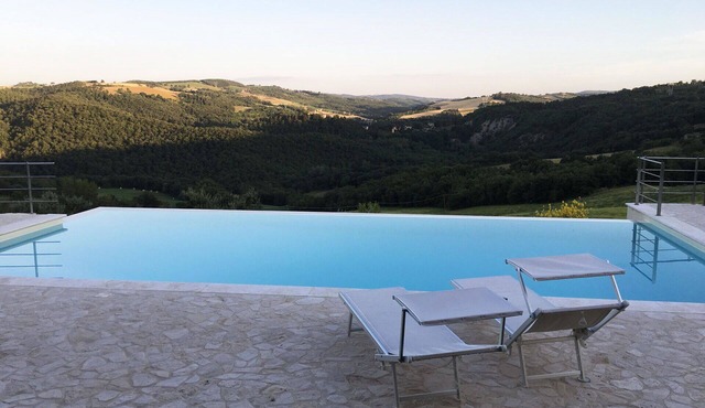 Beautiful private villa for 8 guests with WIFI, private pool, TV and panoramic view