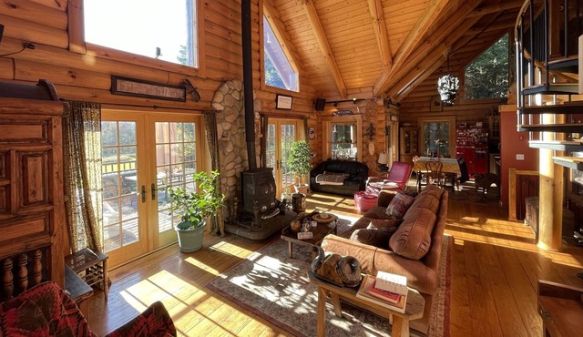 Beautiful Private Log Home Near Hunter with Mountain Views
