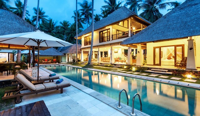 Beautiful Private Pool Villa by the Beach in Candidasa