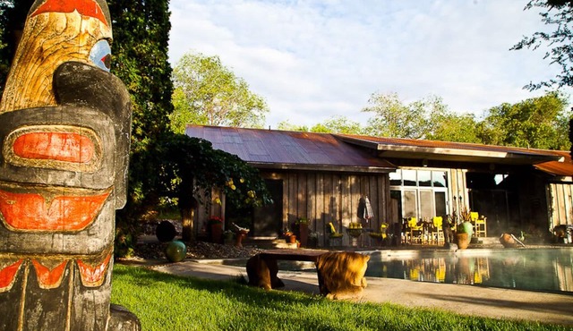 Beautiful Private Riverfront Geothermal Hot Springs Home
