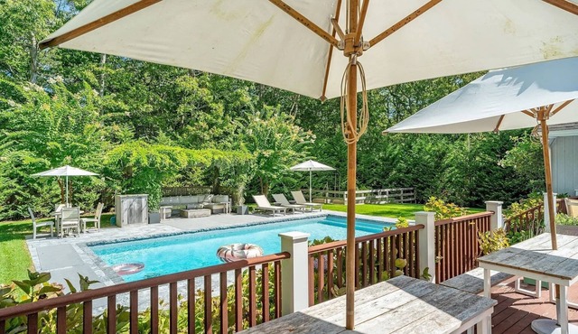 Beautiful private gated property w/private beach access