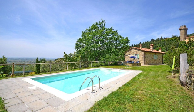 Beautiful private villa with A/C, private pool, WIFI, TV, terrace, panoramic view, close to Cortona
