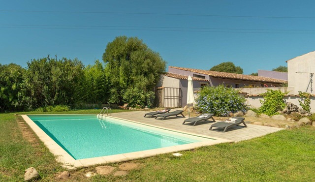 Beautiful private villa with private pool, WIFI, A/C, TV, patio, pets allowed and panoramic view