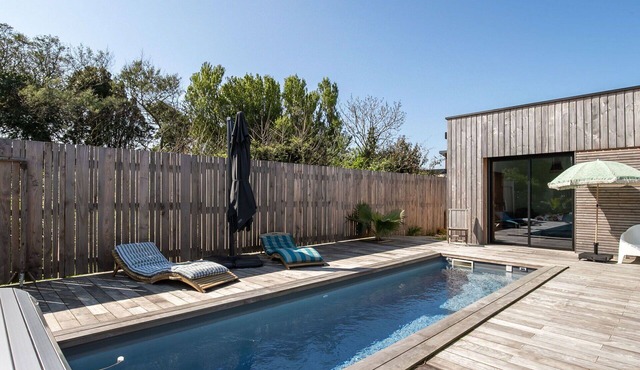 Beautiful private villa for 6 people with private pool, WIFI, TV, terrace and pets allowed
