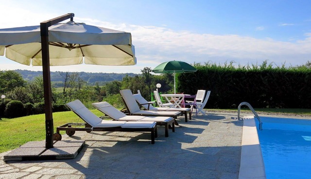 Beautiful private villa for 10 people with WIFI, private pool, TV, terrace and pets allowed