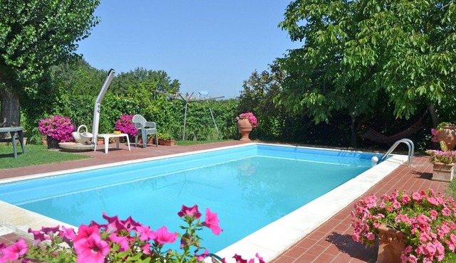 Beautiful private villa with private pool, A/C, WIFI, TV and panoramic view, close to Cortona