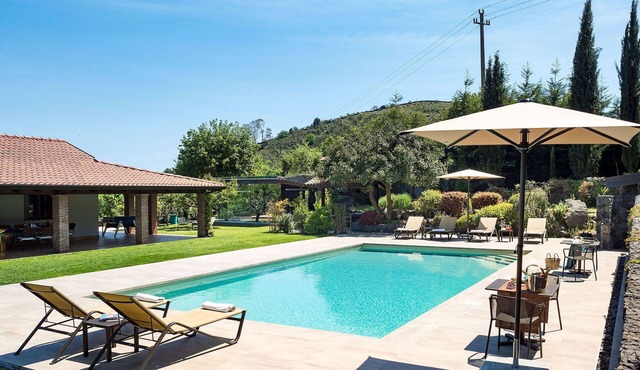 Beautiful private villa for 7 people with A/C, WIFI, private pool, TV, terrace and panoramic view