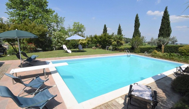 Beautiful private villa with private pool, WIFI, A/C, TV, patio, pets allowed and panoramic view